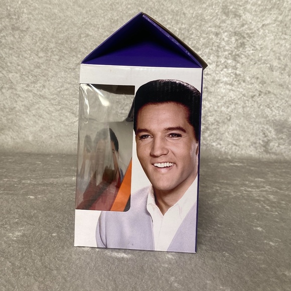ELVIS PRESLEY "ELVIS LIVES" COCOA GIFT SET - Picture 2 of 5